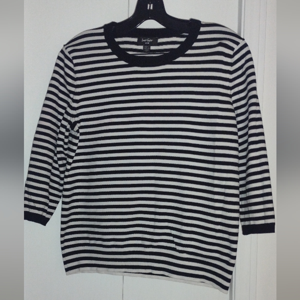 Lord & Taylor sweater ptp 20 "